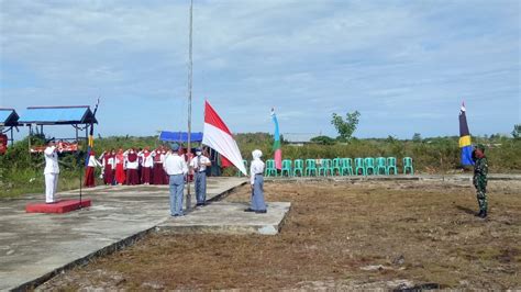 Pemdes Simpang Tiga Pusatkan Kibarkan Bendera Hut Ri Di Kampung