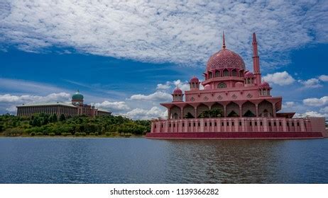 Masjid Putra Aka Putra Mosque One Stock Photo 1139366282 | Shutterstock