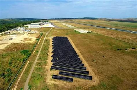 La Aeroportul Ia I Va Fi Construit Cel De Al Doilea Parc Fotovoltaic