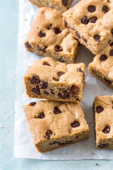 Crispy Chocolate Chip Cookie Bars At Tricia Murdock Blog