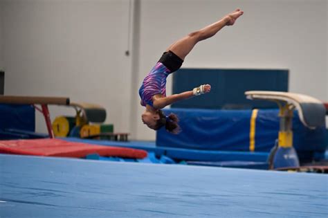 Girls Tumbling - SCATS Gymnastics