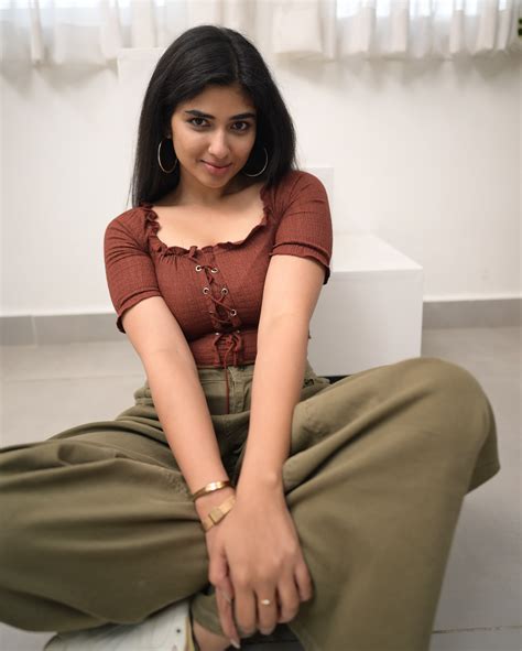 Pragya Nagra Latest Hot Photos In Top And Phant Glamsundari In