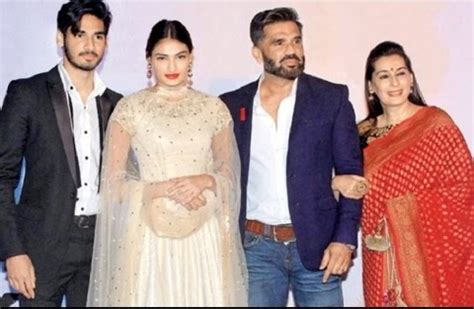 Sunil Shetty Family Photos, Father, Wife, Daughter, Son, Age, Biography