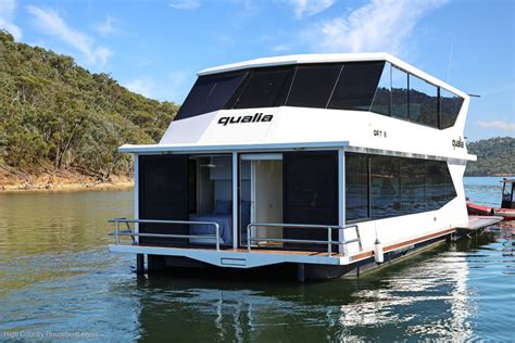 Qualia Houseboat Holiday Home On Lake Eildon House Boats Boats