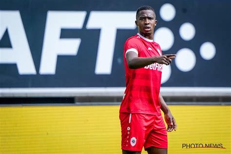 Antwerp Gaat Nog Eens Serieus Aan De Kassa Passeren Na Transfer Van Om