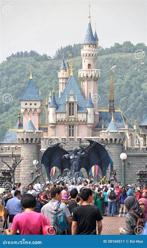 Disneyland Castle, Hong Kong Editorial Photo - Image of citadel ...