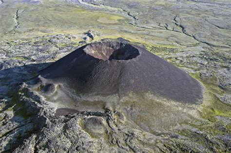 One of world's most spectacular volcanic cones, Eve Cone Edziza ...