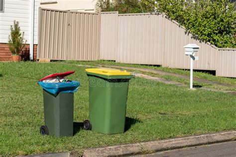 Australian Garbage Wheelie Bins With Colourful Lids For General And