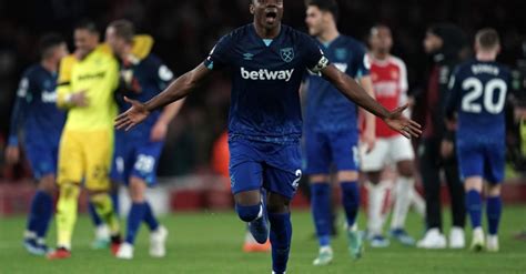 Arsenal Lose To West Ham And Miss Chance To Return To Premier League Summit