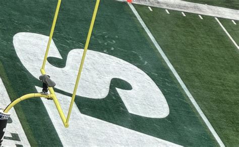 Jets End Zone Features Embarrassing Paint Job On Sunday The Spun