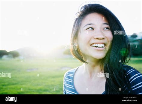 Chinese Woman Smiling Hi Res Stock Photography And Images Alamy