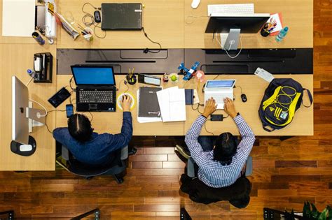 Mesa de trabalho em coworking Quais os benefícios Nex Coworking