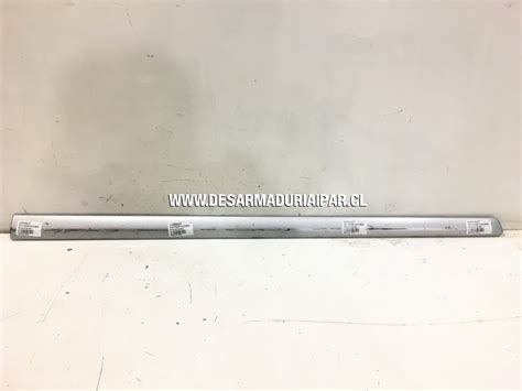 Moldura Puerta Central Delantera Izquierda CHEVROLET OPTRA 1 6 F16D