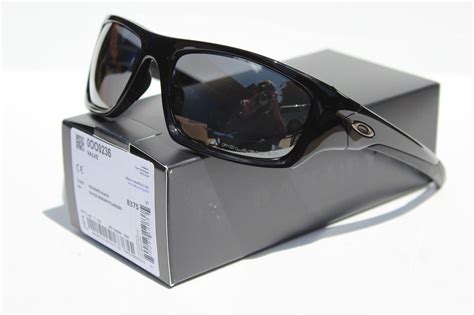 OAKLEY Valve POLARIZED Sunglasses Polished Black Black Iridium NEW