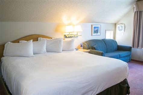 Waterton Lakes Lodge Resort Waterton Park | Bookonline.com