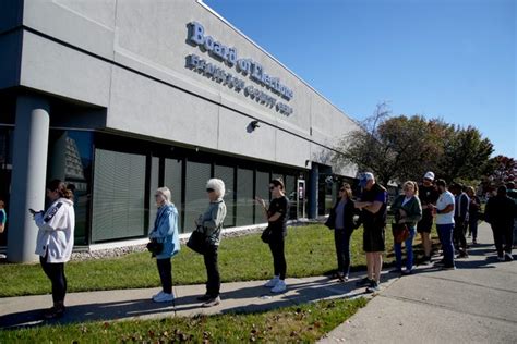 Thousands turn out to vote early at Hamilton County BOE