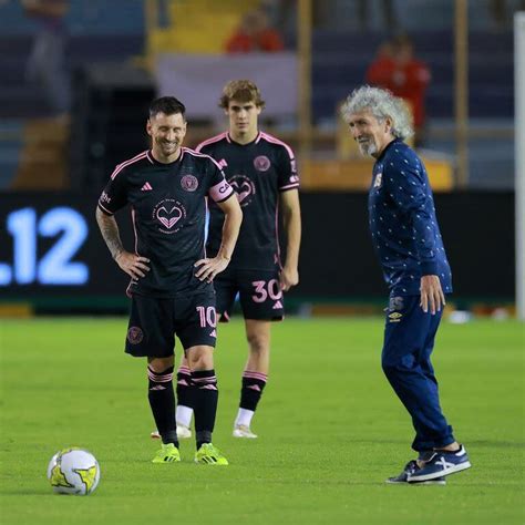 Lionel Messi Y Su Encuentro Con Una Leyenda De El Salvador Jorge