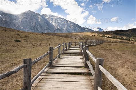 Yulong Xue Shan Mountain Range Also Known As Jade Dragon Snow Mountain