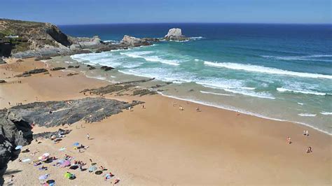 Levantada a interdição a banhos na praia da Zambujeira do Mar