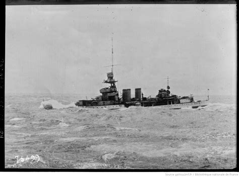 1418x1054 The C Class Cruiser HMS Cairo In Heavy Seas R WarshipPorn