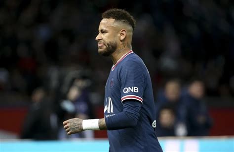 Em 1º jogo de Neymar na pré temporada PSG vence bicampeão japonês em