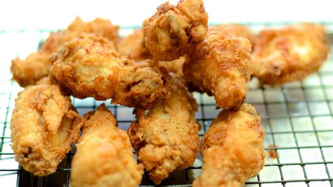 15 Delicious Deep Fried Crispy Chicken Wings – Easy Recipes To Make at Home