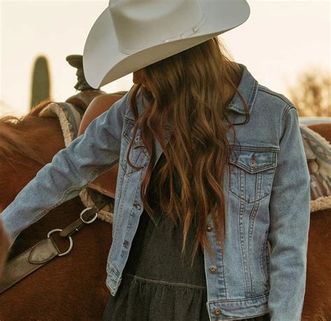 Hand-Tooled Belts & Buckles – Custom Cowboy Shop