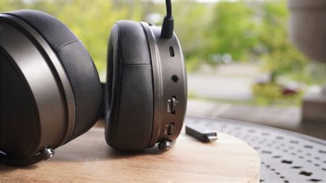 Audeze Maxwell Review An Audiophile Gamers Wireless Headset Reviewed