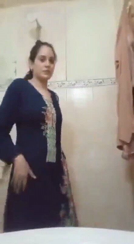 Paki Babe Remove Suit In Bathroom Desi New Videos Hd Sd Mmsdose