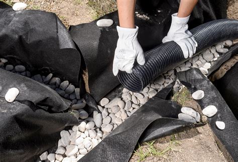 Cómo instalar drenaje en el jardín | Leroy Merlin