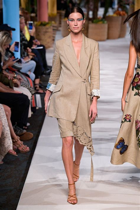 Oscar De La Renta Spring Ready To Wear Collection Runway Looks