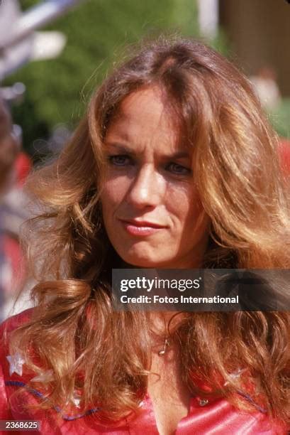 Catherine Bach Fotos Photos And Premium High Res Pictures Getty Images