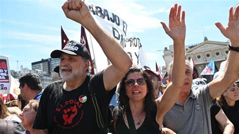 La CGT Las Dos CTA Y Movimientos Sociales Marcharon A Tribunales Y