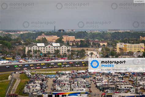 Pace laps | Daytona 500 | Motorsport Images