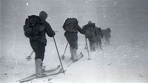 Pendakian Gunung Kholat Syakhl Oleh Tim Dyatlov Pass Dari Ural