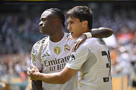 El Madrid se repone a la expulsión de Asencio y vence al Pachuca por el