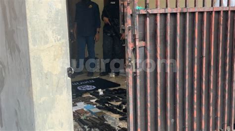 Karyawan BUMN Yang Ditangkap Densus 88 Di Bekasi Istrinya Sedang Hamil