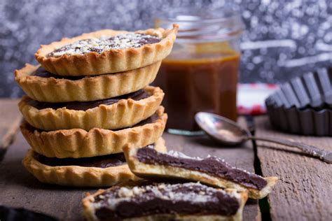 Warme Chocolade Tartelets Met Gemengde Noten Puur Koken Nl