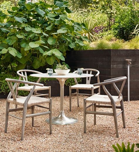 20+ Small Patio Furniture Ideas - DECOOMO