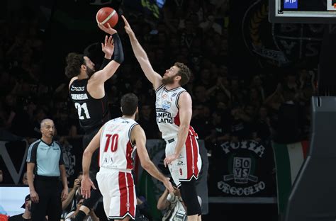 Basket Finale Scudetto La Virtus Pareggia La Serie Dopo La Vittoria