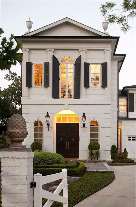 Palatial Federal Style Mansion In Houston Cottage House Exterior