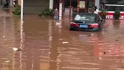 受对流云团影响 湖南、浙江多处暴雨成灾水深及腰 大陆资讯 倍可亲