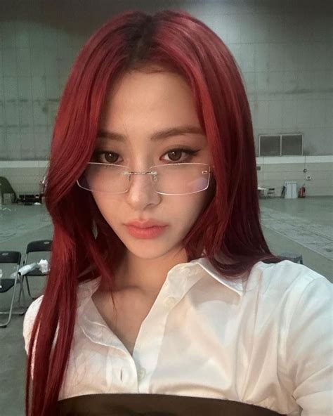 Huh Yunjin On Instagram Iq100000 In 2024 Red Hair Yunjin Kim Instagram Update