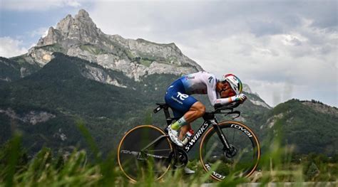 Jonas Vingaard Distance Tadej Pogacar Dans La D Route Historique Du