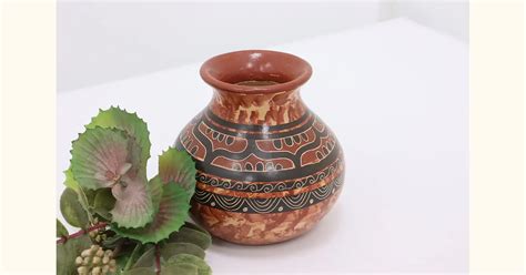 Costa Rica Vintage Handmade Painted Pottery Vase Guaitil