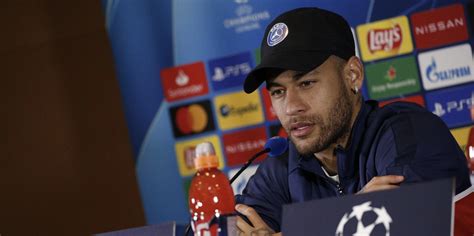 Neymar asegura que está en su mejor momento en PSG y va por la