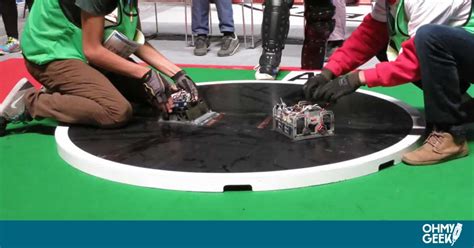 Robot Sumo Los Combates De Peque Os Robots En Alta Velocidad