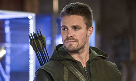 Stephen Amell revela o que seria necessário para fazê lo retornar como