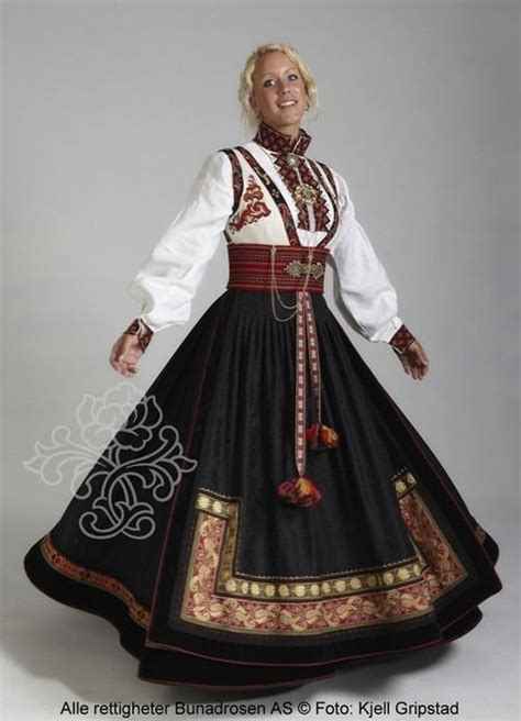 universalbeauty:“Norwegian woman in traditional dress of Norway.” in ...