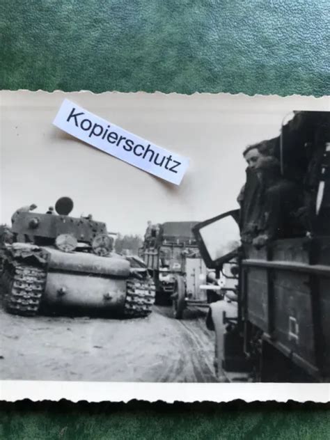 ALTES FOTO PANZER TANK BEUTE FAHRZEUGE WEHRMACHT SOLDATEN WW2 EUR 9 99